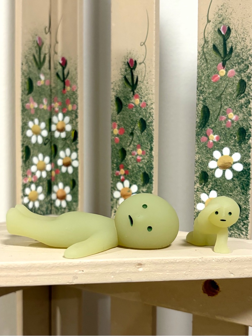 RARE Smiski Series 1 - Lounging with Little Smiski Peeking Baby Duo